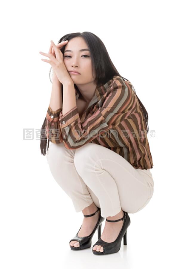222间房主播跳舞 香烟密语